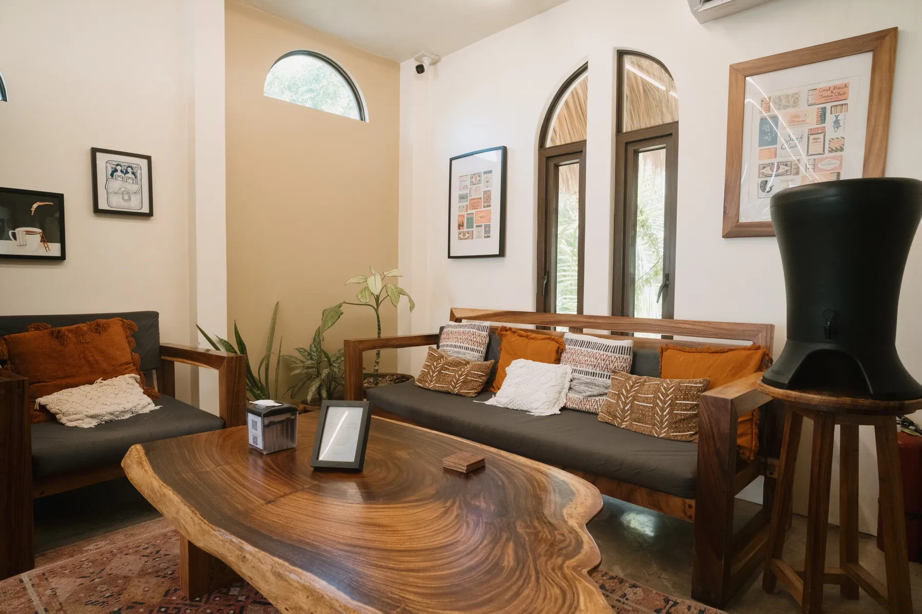 Living room & plunge pool